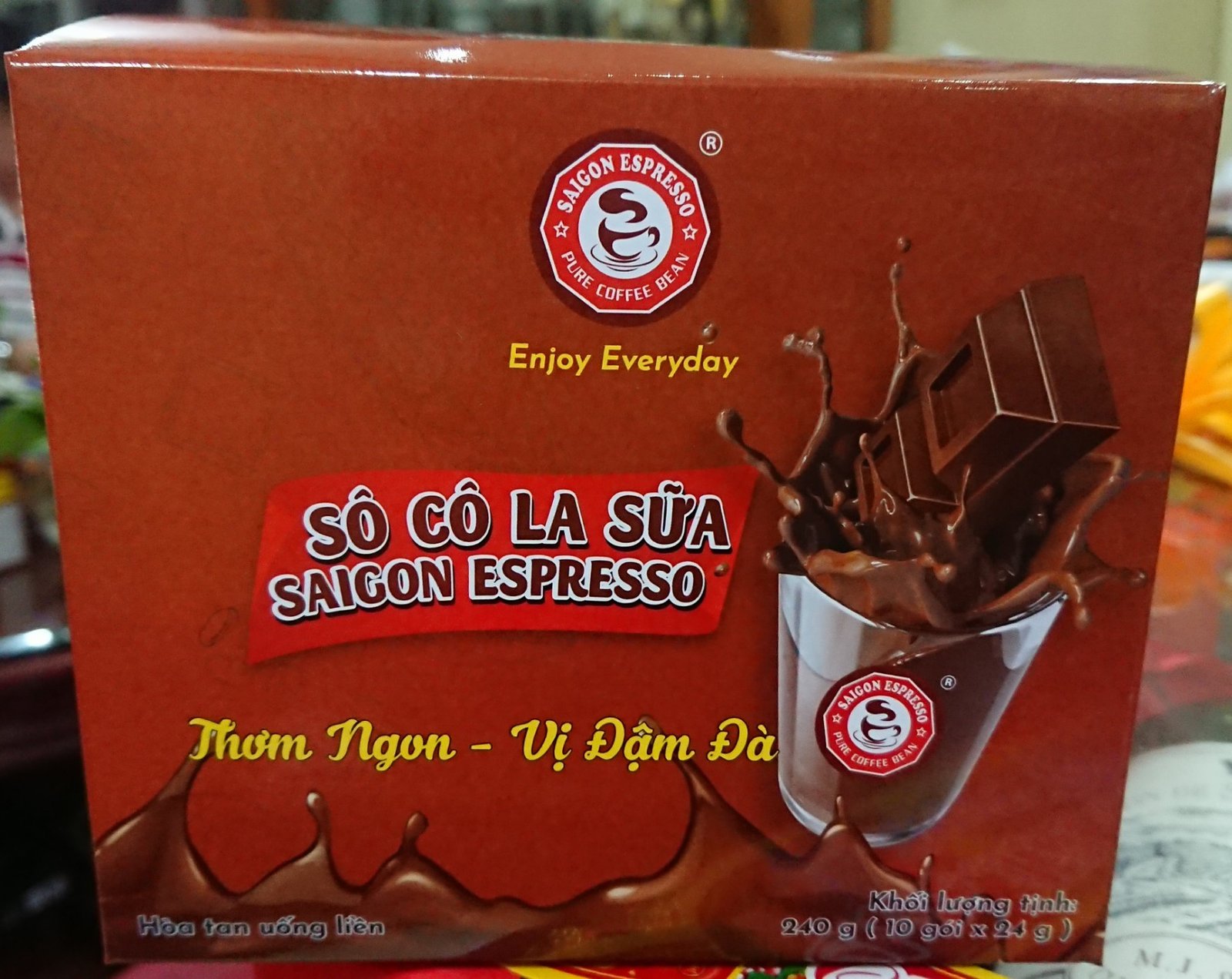 Saigon Espresso Instant Milk Chocolate - Box of 10 packs, 24g/pack. Net weight: 240g/box. Price includes VAT - Image 2